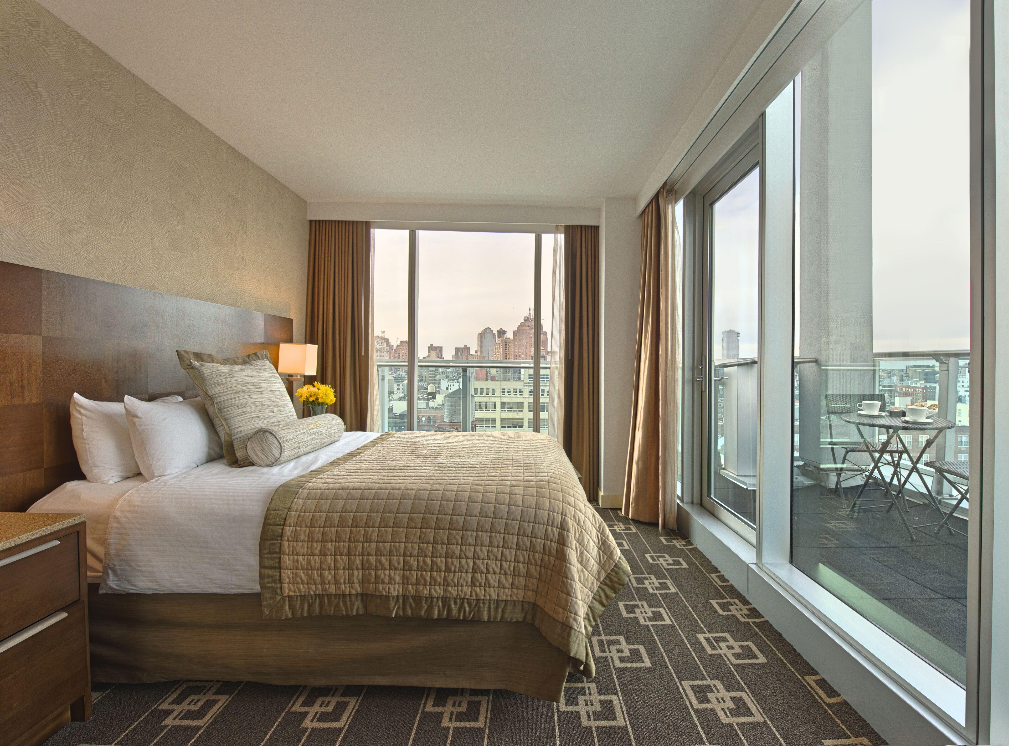 Executive Queen Room Balcony High Floor